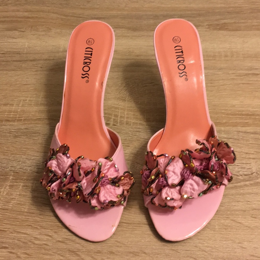 NWOT Citicross Floral Heels